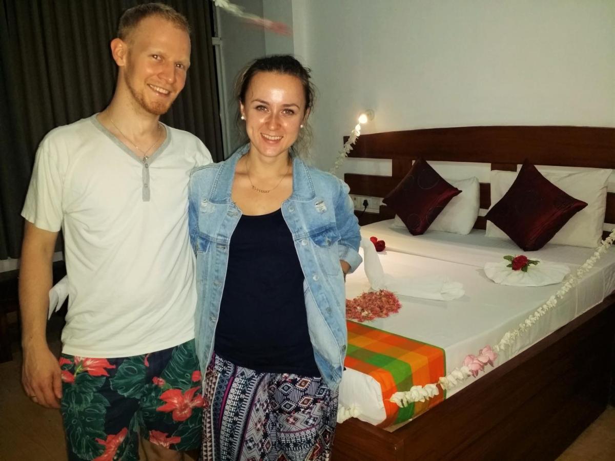 Maple Leaf Hotel Negombo Ngoại thất bức ảnh